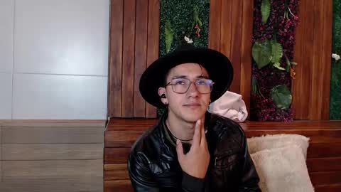 Andy Joy  online show from November 15, 2025, 11:18 am