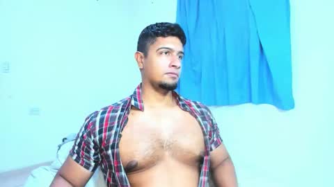 Snapshot of andylemonda chatting on October 1, 2025, 2:39 am andylemonda online show from October 1, 2025, 2:39 am