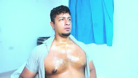 Snapshot of andylemonda chatting on October 19, 2025, 3:45 pm andylemonda online show from October 19, 2025, 3:45 pm