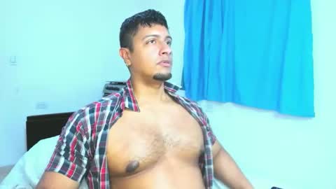 Snapshot of andylemonda chatting on December 15, 2025, 4:11 pm andylemonda online show from December 15, 2025, 4:11 pm