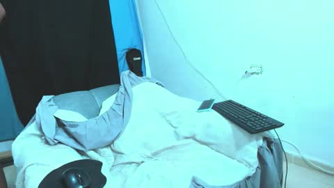 Snapshot of andylemonda chatting on February 8, 2026, 2:42 pm andylemonda online show from February 8, 2026, 2:42 pm