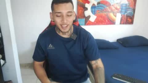 Snapshot of andymanfit chatting on May 18, 2026, 10:04 pm Andrs online show from May 18, 2026, 10:04 pm