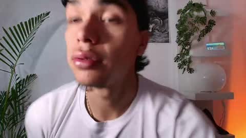 Snapshot of andypalmerr chatting on May 19, 2026, 10:27 pm andypalmerr online show from May 19, 2026, 10:27 pm