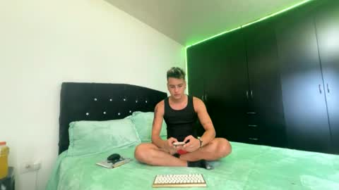 Snapshot of andysexy116 chatting on July 15, 2026, 9:09 pm Its Andy Bitch online show from July 15, 2026, 9:09 pm