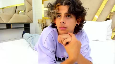 andyxibrat online show from October 3, 2025, 8:06 pm