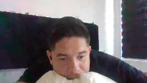 Snapshot of andyzeta10 chatting on December 16, 2024, 5:33 pm andyzeta10 online show from December 16, 2024, 5:33 pm