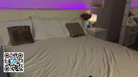 Snapshot of anellyball_ chatting on June 12, 2026, 3:11 pm Anelly online show from June 12, 2026, 3:11 pm