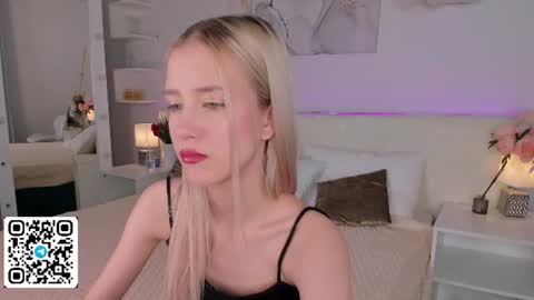 Snapshot of anellyball_ chatting on June 14, 2026, 9:22 am Anelly online show from June 14, 2026, 9:22 am