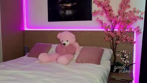 Snapshot of anexxblondie chatting on March 10, 2025, 12:59 pm Ane online show from March 10, 2025, 12:59 pm