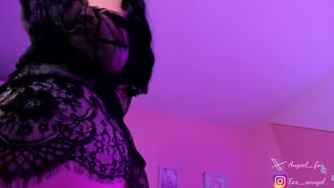 Angel  online show from April 19, 2026, 3:17 am