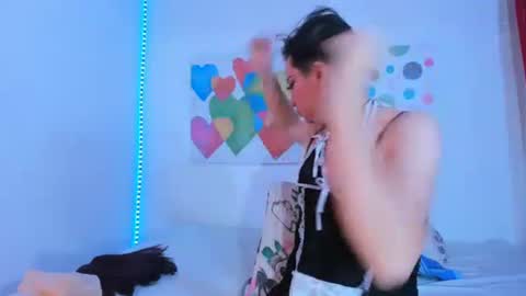 AngiePerry online show from November 8, 2025, 11:54 am