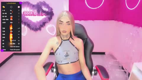 Snapshot of angel21___ chatting on December 14, 2024, 11:45 pm Angel21 online show from December 14, 2024, 11:45 pm