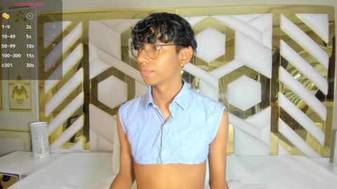 Snapshot of angel__sweet18 chatting on January 24, 2025, 10:00 am online show from January 24, 2025, 10:00 am