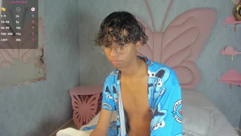 Snapshot of angel__sweet18 chatting on February 27, 2025, 12:10 am online show from February 27, 2025, 12:10 am