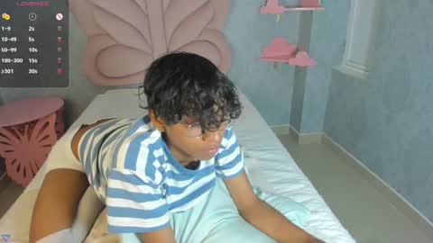 Snapshot of angel__sweet18 chatting on March 11, 2025, 12:22 am online show from March 11, 2025, 12:22 am