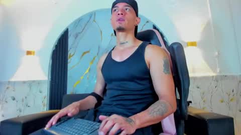 Snapshot of angel_blessed chatting on July 2, 2026, 12:33 pm angel_blessed online show from July 2, 2026, 12:33 pm