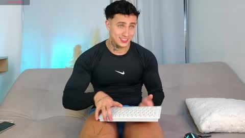 Snapshot of angel_boy01 chatting on June 7, 2026, 2:27 am angel_boy01 online show from June 7, 2026, 2:27 am