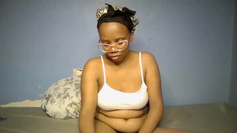 angel_cheupe online show from January 18, 2026, 7:28 pm