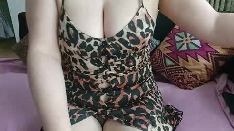 Snapshot of angel_coconut chatting on October 30, 2025, 8:27 am Angel coco online show from October 30, 2025, 8:27 am