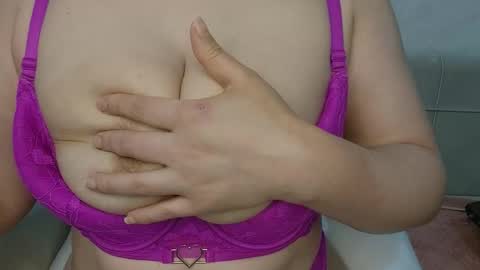 Snapshot of angel_coconut chatting on November 22, 2025, 5:28 am Angel coco online show from November 22, 2025, 5:28 am