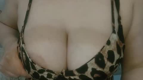 Snapshot of angel_coconut chatting on December 15, 2025, 5:12 am Angel coco online show from December 15, 2025, 5:12 am