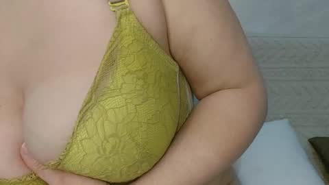 Snapshot of angel_coconut chatting on December 22, 2025, 6:10 am Angel coco online show from December 22, 2025, 6:10 am