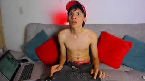 Snapshot of angel_dustt1 chatting on June 17, 2026, 11:05 pm angel_dustt1 online show from June 17, 2026, 11:05 pm