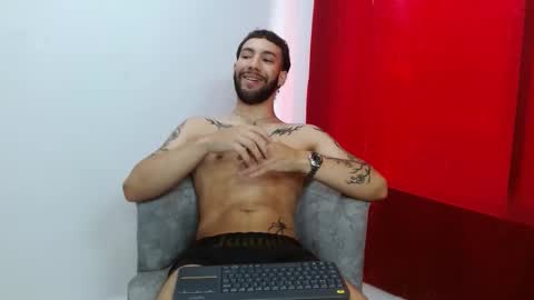 angel_kyrozz online show from October 20, 2025, 7:47 pm