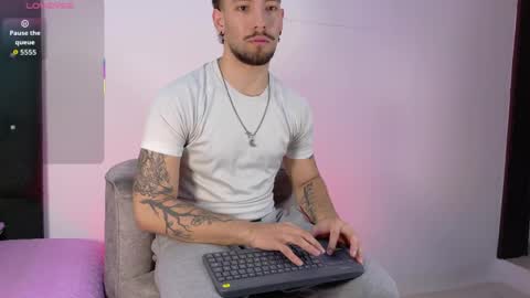 angel_kyrozz online show from May 23, 2026, 7:07 pm