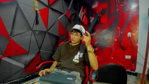 Angel online show from November 24, 2025, 9:25 pm