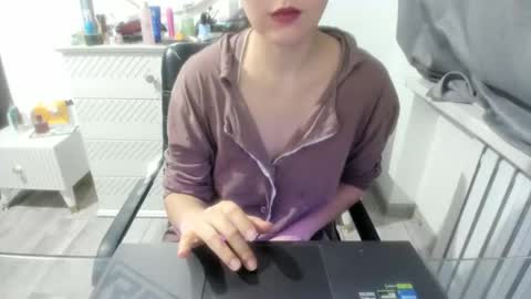 angel_lee__ online show from January 14, 2025, 11:53 am