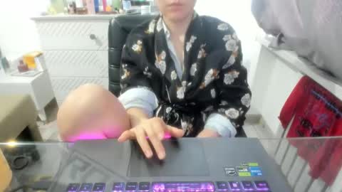 angel_lee__ online show from January 16, 2025, 6:35 am
