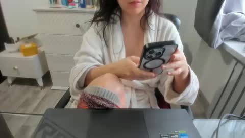 angel_lee__ online show from January 28, 2025, 10:56 am