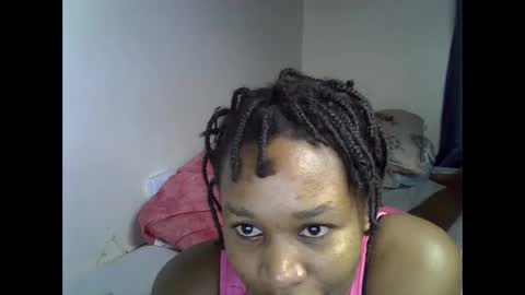 Snapshot of angel_mia5 chatting on May 22, 2026, 4:12 pm angel_mia5 online show from May 22, 2026, 4:12 pm