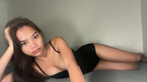 Snapshot of angel_petite07 chatting on April 17, 2026, 11:41 pm angel_petite07 online show from April 17, 2026, 11:41 pm