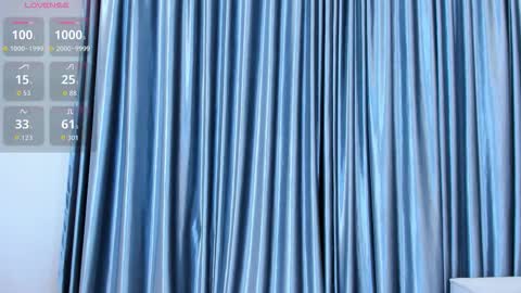 angel_soo online show from November 7, 2025, 1:22 pm