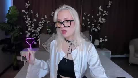 Snapshot of angel_tessa chatting on June 20, 2026, 1:58 pm Angelica online show from June 20, 2026, 1:58 pm