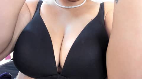 angel_velvet_ online show from March 2, 2026, 2:13 pm