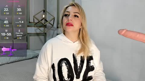 Snapshot of angel_vibes_ chatting on January 11, 2025, 10:19 am Angel online show from January 11, 2025, 10:19 am