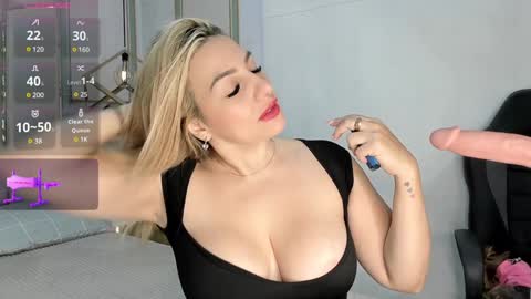 Snapshot of angel_vibes_ chatting on January 28, 2025, 5:24 pm Angel online show from January 28, 2025, 5:24 pm