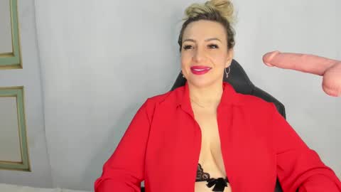 Snapshot of angel_vibes_ chatting on March 2, 2025, 12:20 am Angel online show from March 2, 2025, 12:20 am