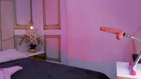 Snapshot of angel_vibes_ chatting on September 22, 2025, 6:21 pm Angel online show from September 22, 2025, 6:21 pm