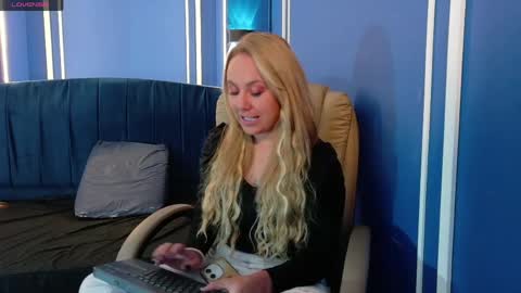 Snapshot of angel_white25 chatting on April 20, 2026, 11:46 am Angel online show from April 20, 2026, 11:46 am