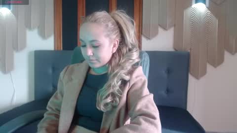 Snapshot of angel_white25 chatting on May 1, 2026, 12:10 pm Angel online show from May 1, 2026, 12:10 pm