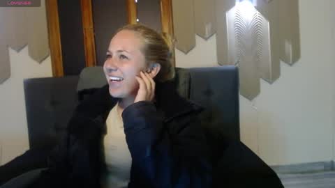 Snapshot of angel_white25 chatting on May 11, 2026, 4:04 pm Angel online show from May 11, 2026, 4:04 pm