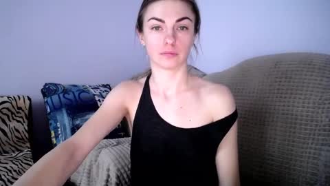 Zoe online show from March 3, 2025, 12:05 pm