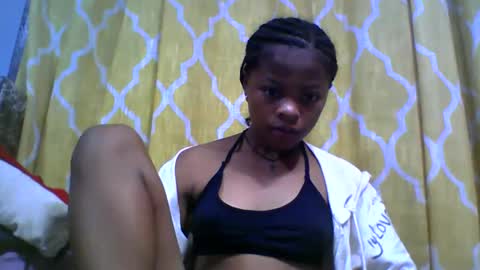 Snapshot of angela166093 chatting on November 17, 2025, 3:12 am angela166093 online show from November 17, 2025, 3:12 am