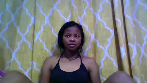 Snapshot of angela166093 chatting on November 18, 2025, 3:23 am angela166093 online show from November 18, 2025, 3:23 am