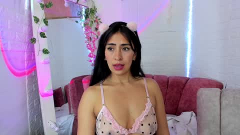 Snapshot of angela_black_hair chatting on December 13, 2024, 6:10 am Angela black hair online show from December 13, 2024, 6:10 am