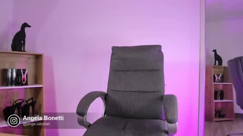 Angela Bonetti online show from March 7, 2025, 12:37 am
